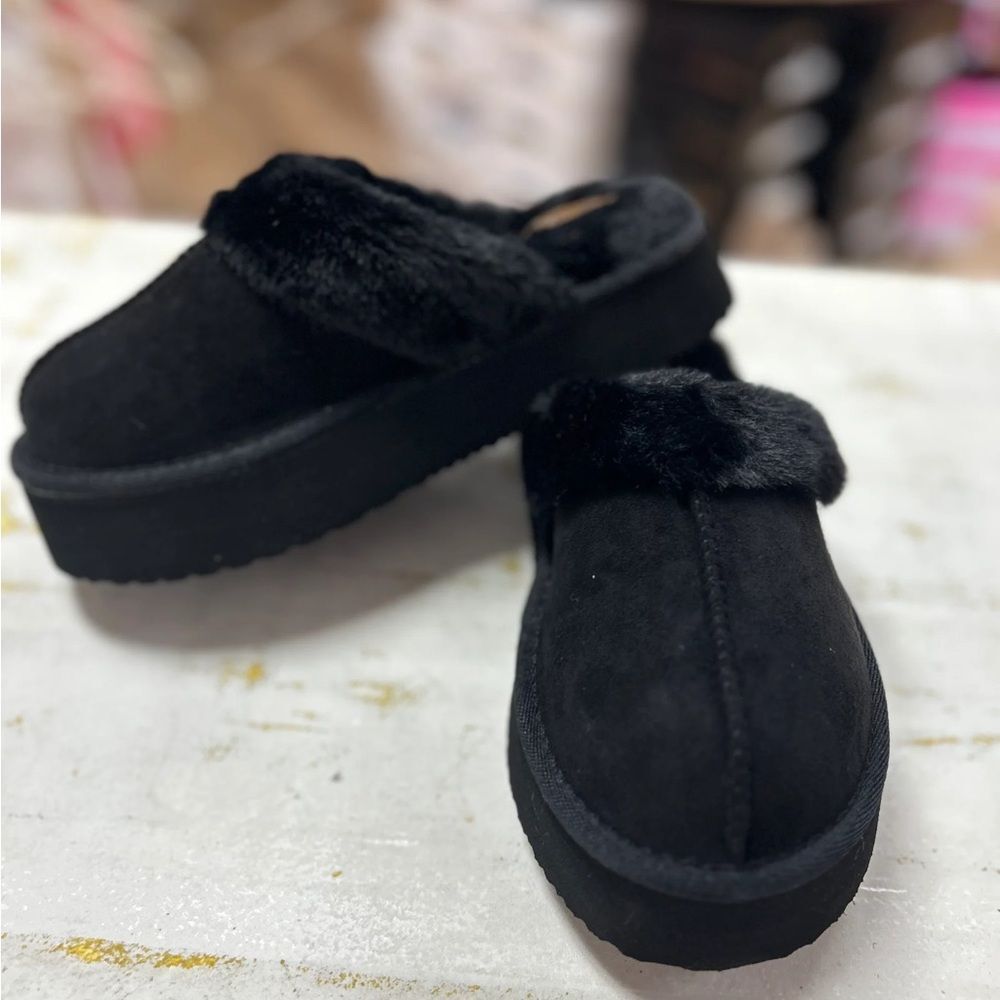 Very G Boutique Black Trendy Platform Slipper Shoes